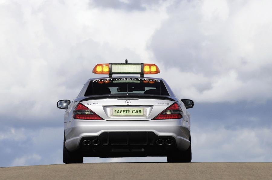  Mercedes-Benz SL63 AMG F1 Safety Car 2009 года  (фото 5 из 33)